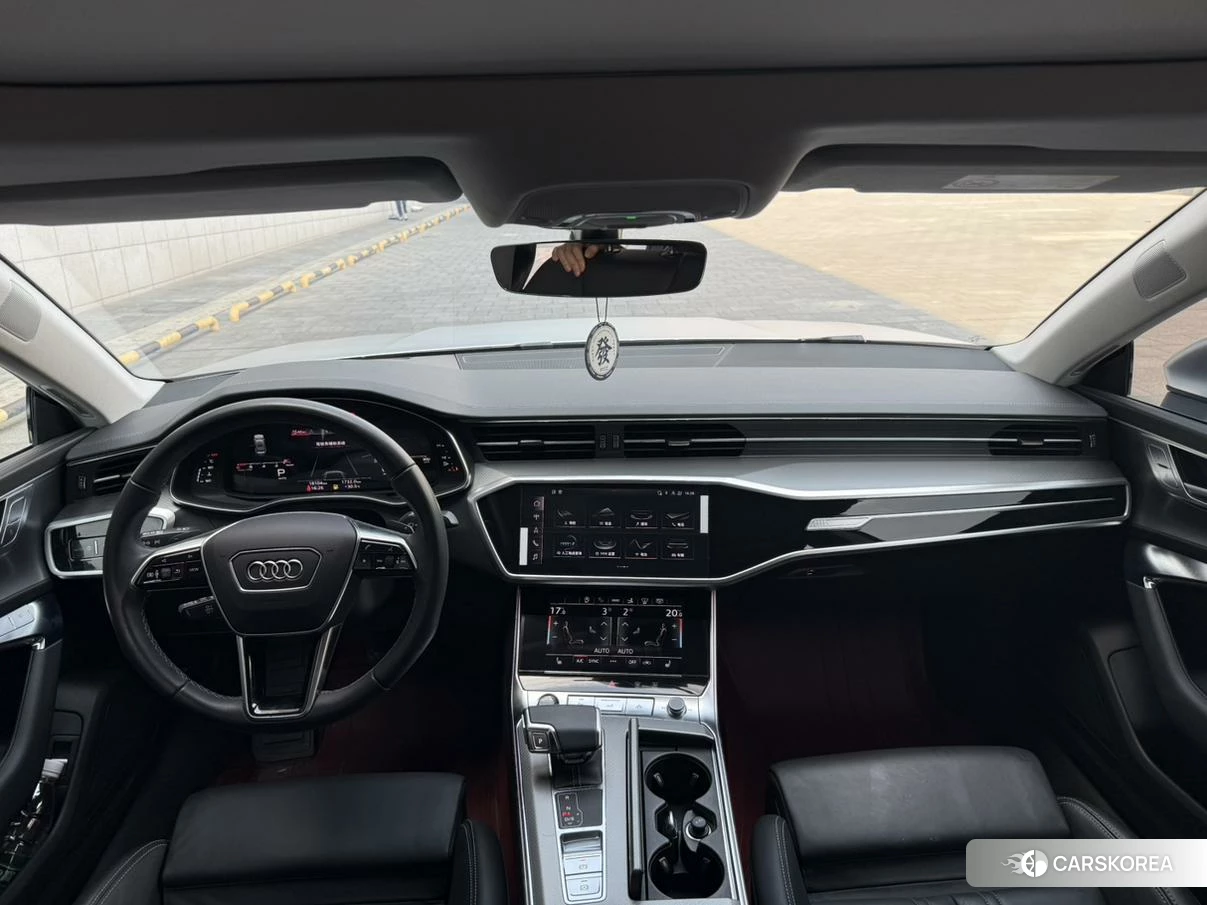 Audi A7 2023 Серебристо-серый из Китая, фото 6