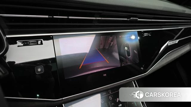 Audi Q7 (4M) 2023 Светло-серебряный цвет из Кореи, фото 6