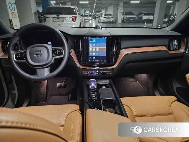 Volvo XC60 second Generation 2024 Белый из Кореи, фото 6