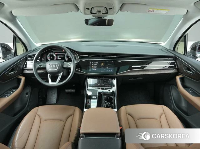 Audi Q7 2021 Черный из Китая, фото 6