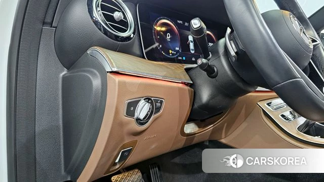 Mercedes-Benz E-Class W213 2021 Белый из Кореи, фото 6