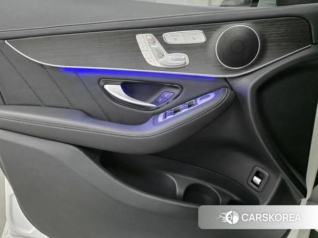 Mercedes-Benz GLC-Class X253 2023 Белый из Кореи, фото 6