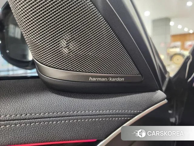 BMW 5 Series (G30) 2023 Черный из Кореи, фото 6