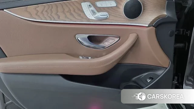 Mercedes-Benz E-Class W213 2021 Серый из Кореи, фото 6