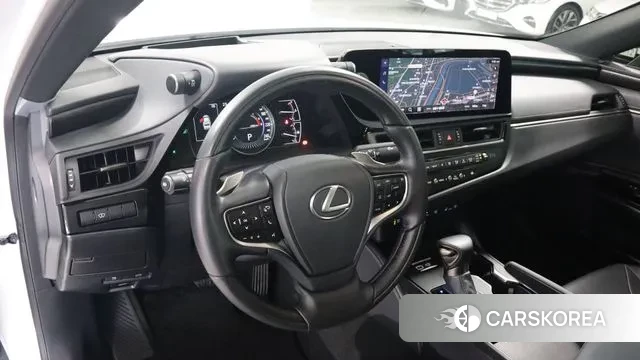 Lexus ES300h 7th generation 2024 Белый из Кореи, фото 6