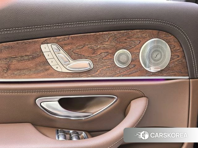 Mercedes-Benz E-class 2023 Черный из Китая, фото 6