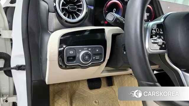 Mercedes-Benz A-Class W177 2023 Белый из Кореи, фото 6