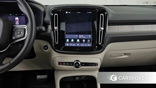 Volvo XC40 2023 Белый из Кореи, фото 6