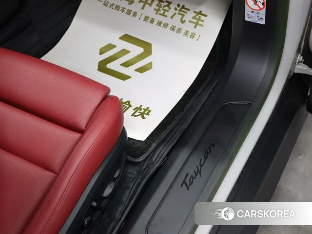 Porsche Taycan 2023 Белый из Китая, фото 6