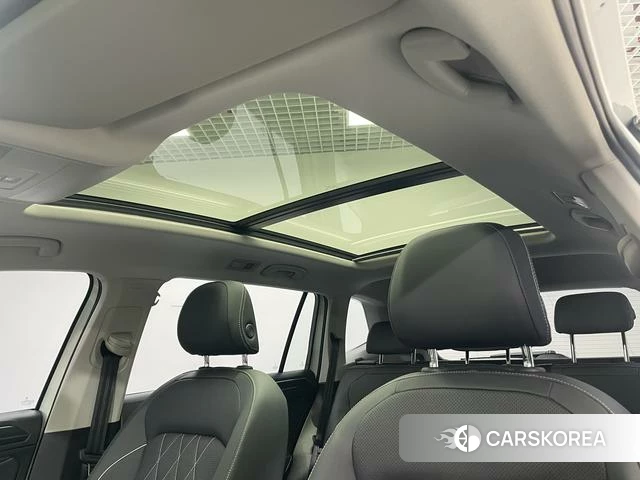 Volkswagen Tiguan L 2024 Белый из Китая, фото 6