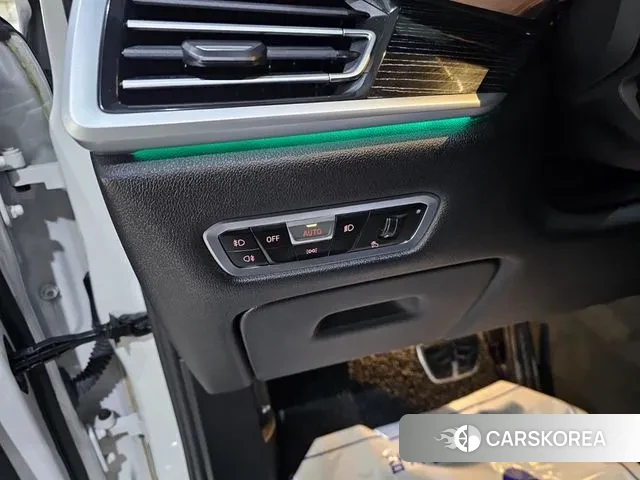 BMW X7 (G07) 2022 Белый из Кореи, фото 6