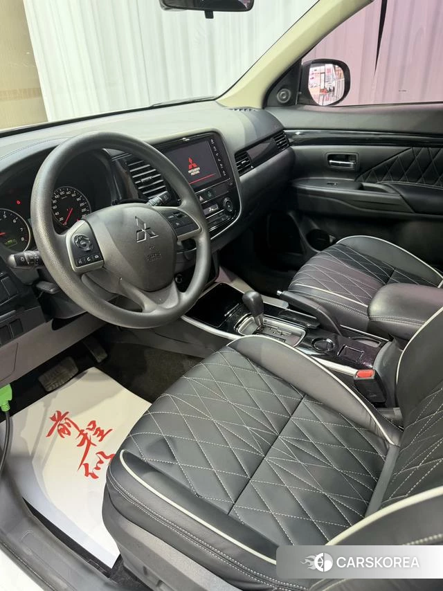 Mitsubishi  Outlander 2021 Белый из Китая, фото 6