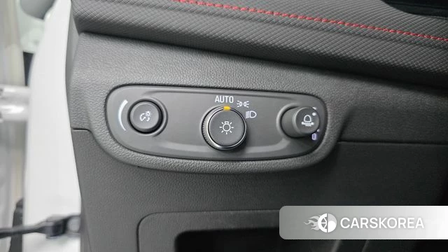 Chevrolet (GM Daewoo) The New Trail Blazer 2023 Белый из Кореи, фото 6