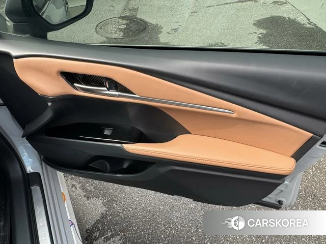 Toyota Camry 2024 Серебристо-серый из Китая, фото 6