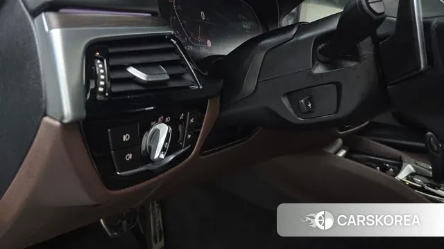 BMW 5 Series (G30) 2020 Белый из Кореи, фото 6