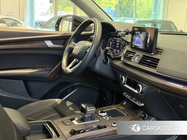 Audi Q5L 2021 Черный из Китая, фото 6