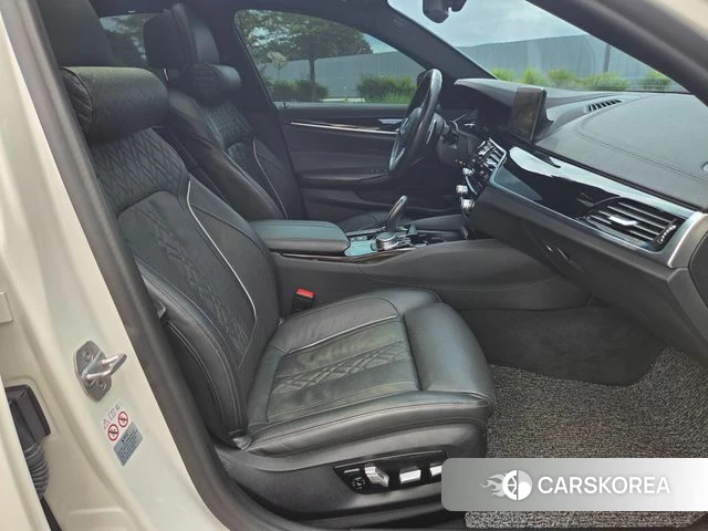 BMW 5 Series (G30) 2019 Белый из Кореи, фото 6