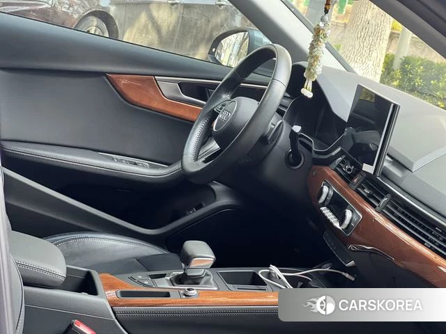 Audi A4L 2020 Темно-серый из Китая, фото 6