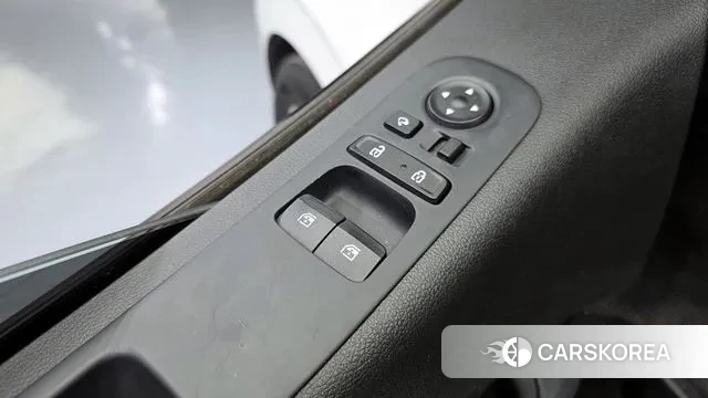 Hyundai Staria 2022 Белый из Кореи, фото 6