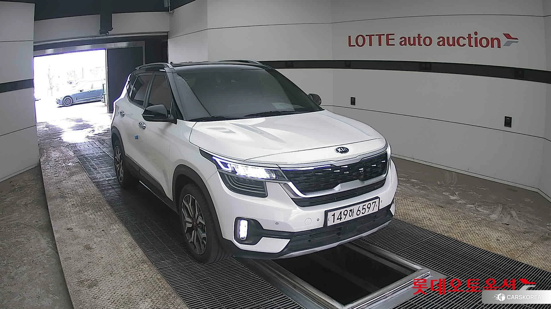 Kia Seltos 2022 Белый из Кореи, фото 6