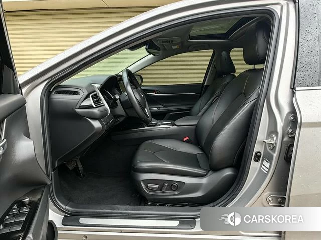 Toyota Camry 2021 Серебристо-серый из Китая, фото 6