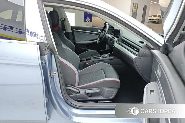 Volkswagen Lingdu 2022 Синий из Китая, фото 6