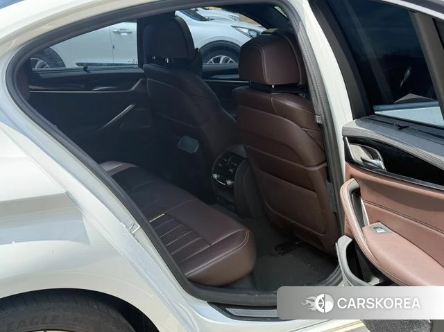 BMW 5 Series (G30) 2023 Белый из Кореи, фото 6
