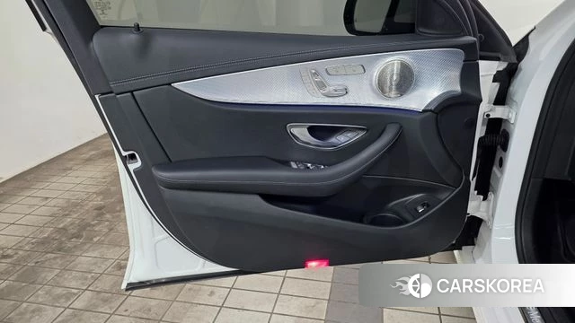 Mercedes-Benz E-Class W213 2021 Белый из Кореи, фото 6
