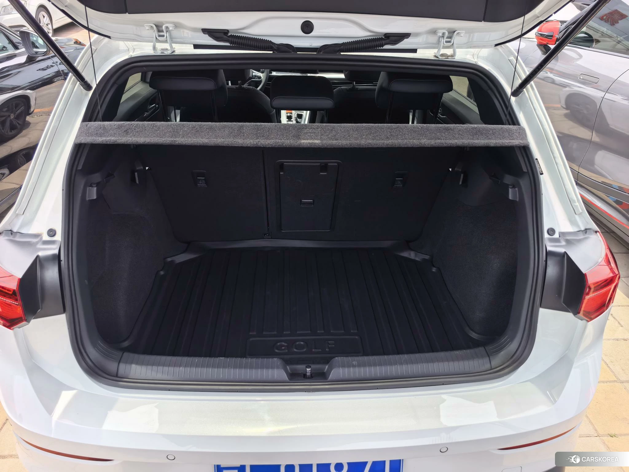 Volkswagen Golf 2023 Белый из Китая, фото 6