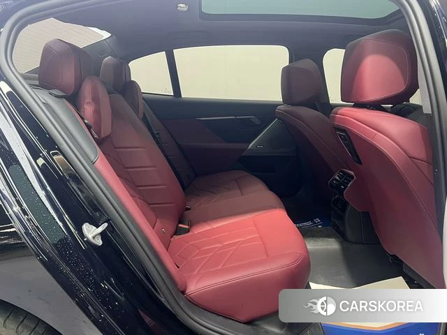 BMW 5 series 2025 Черный из Китая, фото 6