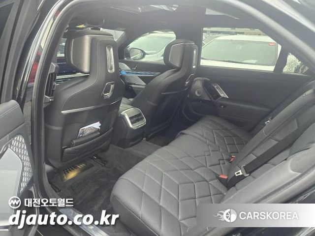 BMW 7 Series (G70) 2023 Черный из Кореи, фото 6