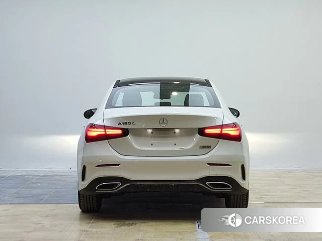Mercedes-Benz Class A 2023 Белый из Китая, фото 6