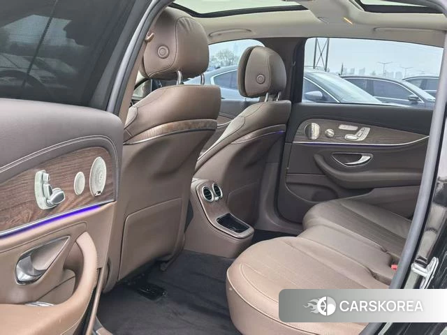 Mercedes-Benz E-class 2022 Черный из Китая, фото 6