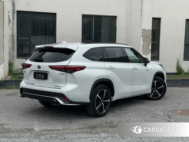 Toyota Crown Lufang 2022 Белый из Китая, фото 6