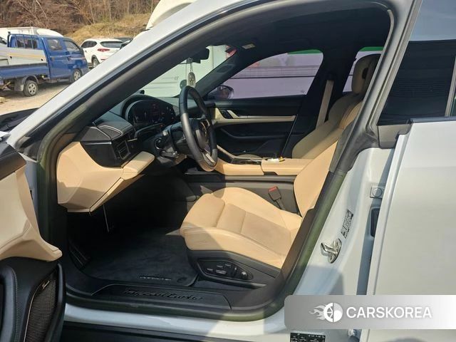 Porsche Taycan 2023 Серебристо-серый из Кореи, фото 6