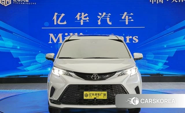 Toyota Grevia 2024 Белый из Китая, фото 6