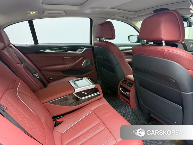 BMW 5 series 2021 Черный из Китая, фото 6