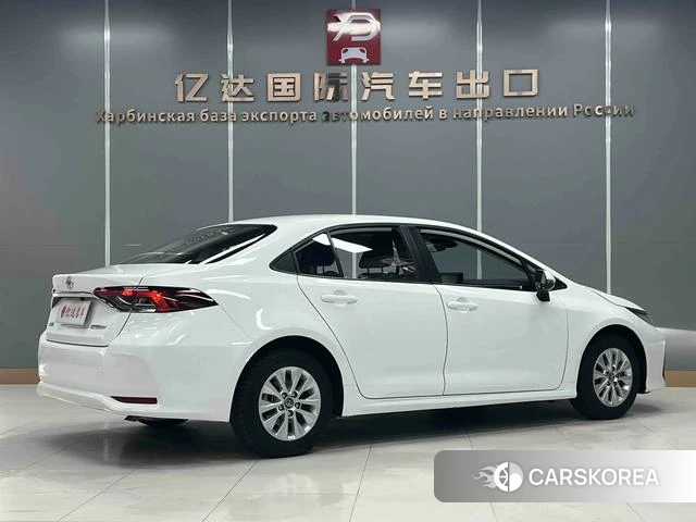 Toyota Corolla 2023 Белый из Китая, фото 6