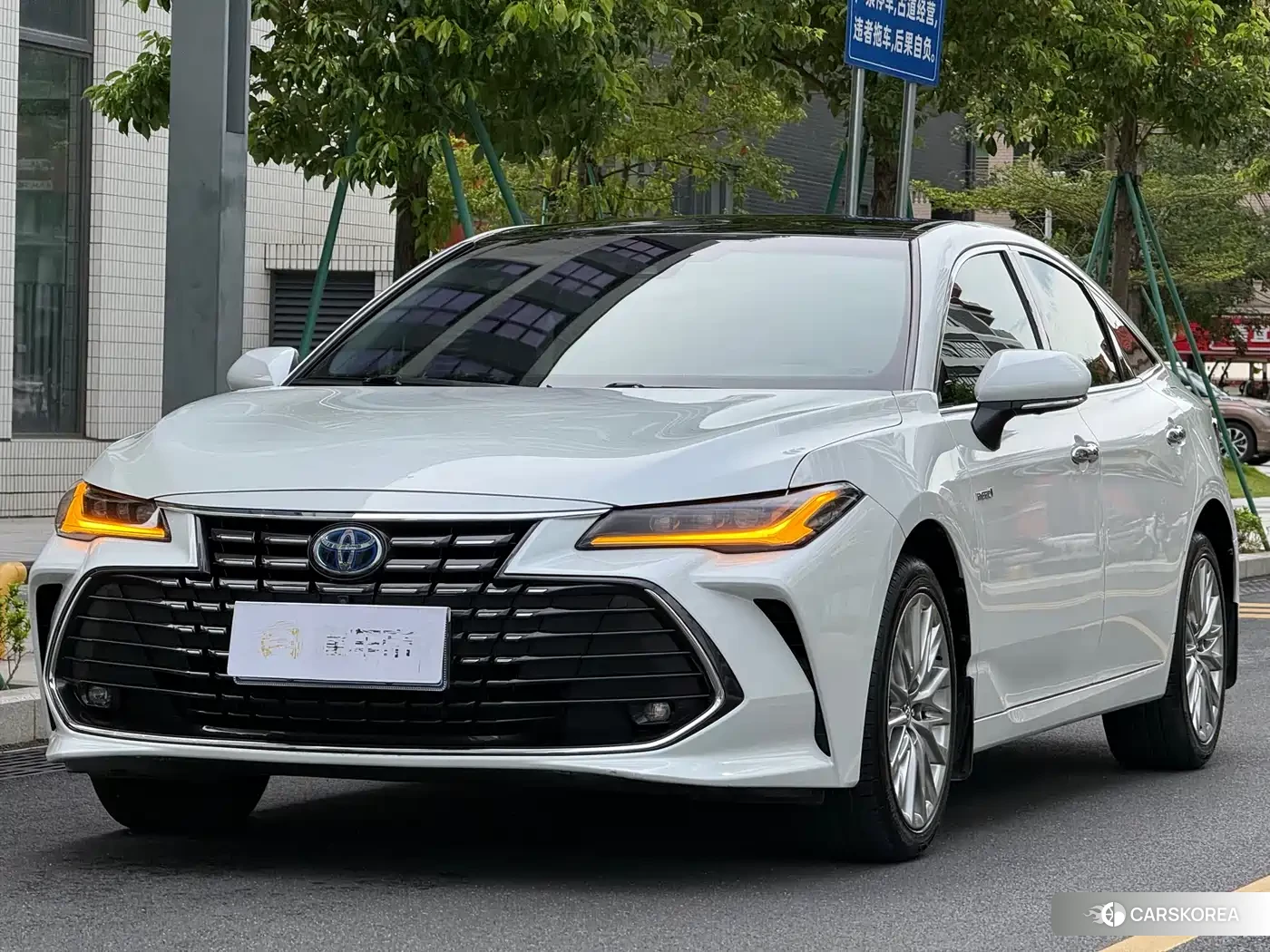Toyota Avalon 2023 Белый из Китая, фото 6