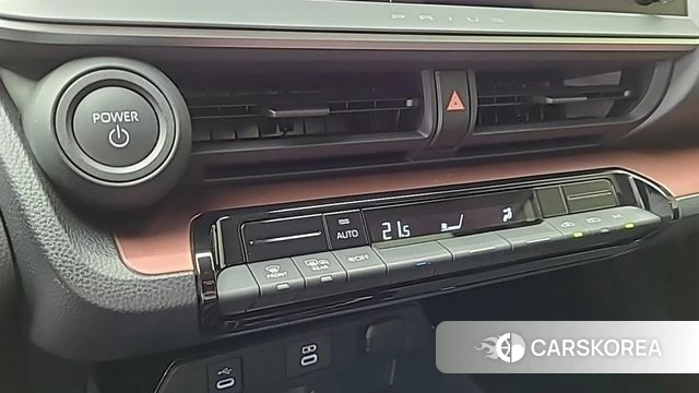 Toyota Prius 5th Generation 2024 Белый из Кореи, фото 6