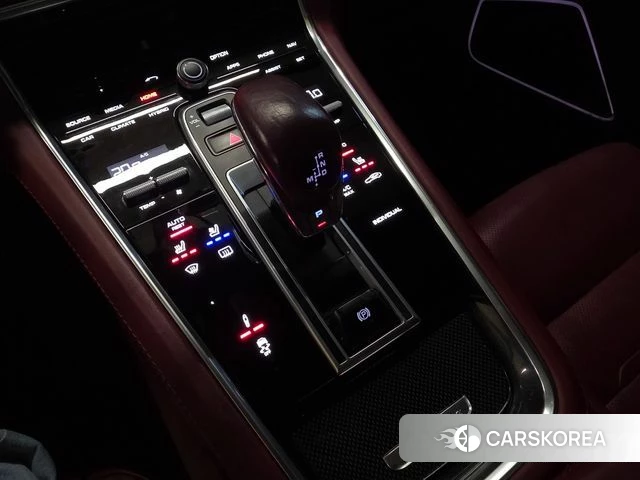 Porsche Panamera (971) 2018 Черный из Кореи, фото 6
