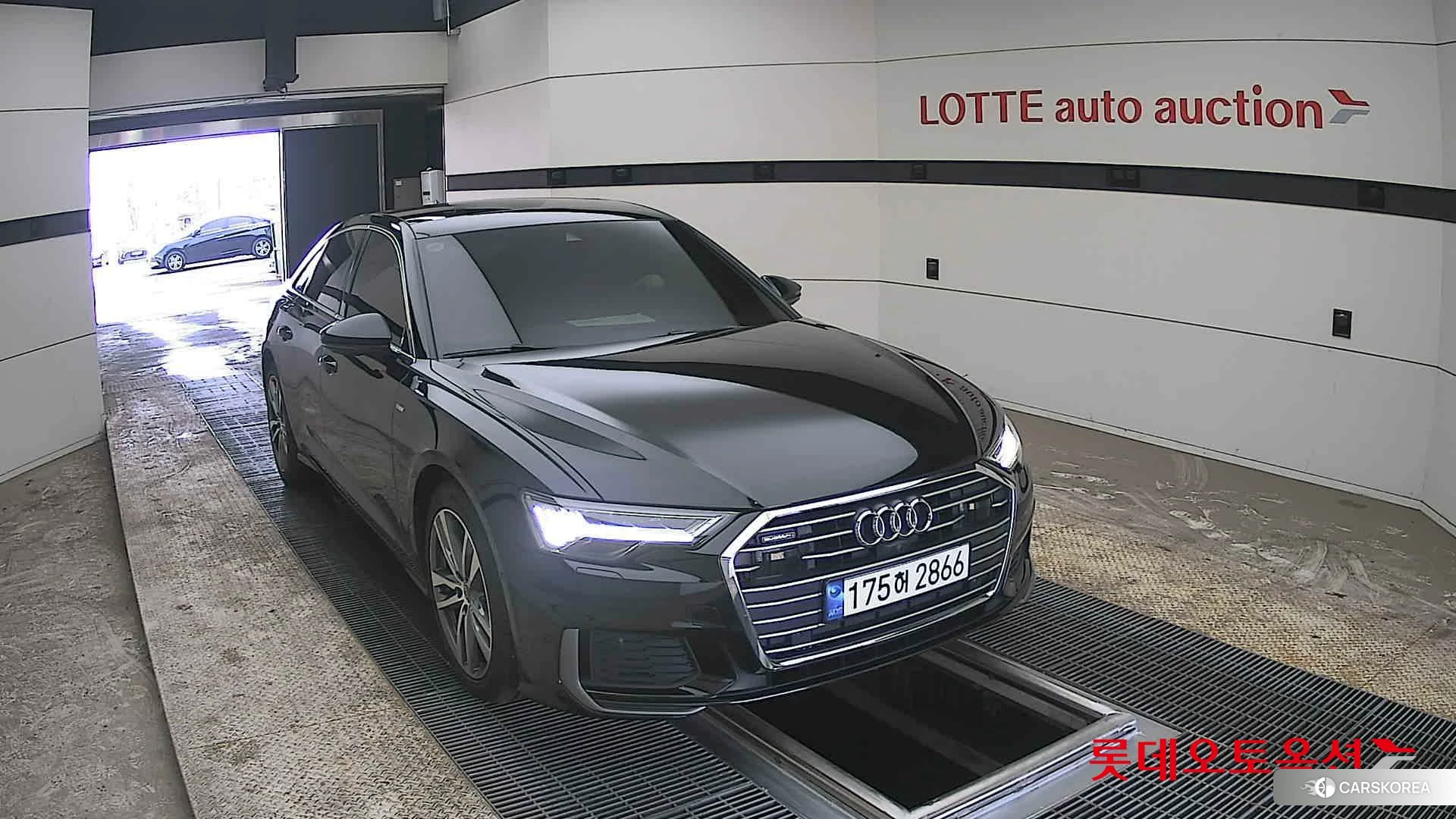 Audi A6 40 TDI quattro 2023 Черный из Кореи, фото 6