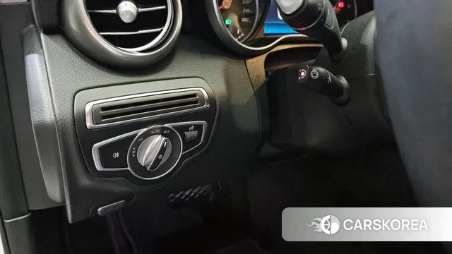 Mercedes-Benz C-Class W205 2018 Белый из Кореи, фото 6