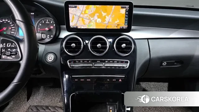 Mercedes-Benz C-Class W205 2019 Белый из Кореи, фото 6