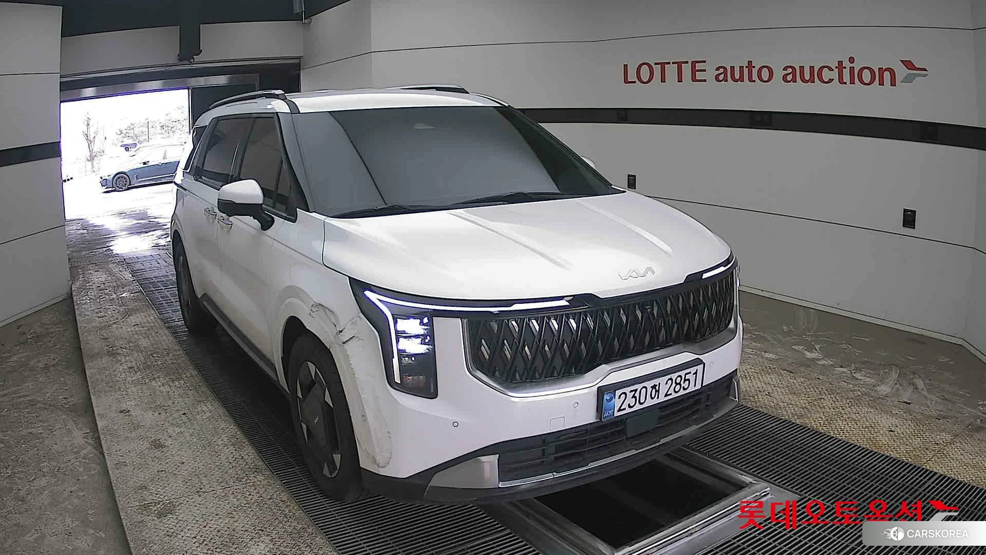 Kia Carnival Hybrid 2025 Snow White Pearl из Кореи, фото 6