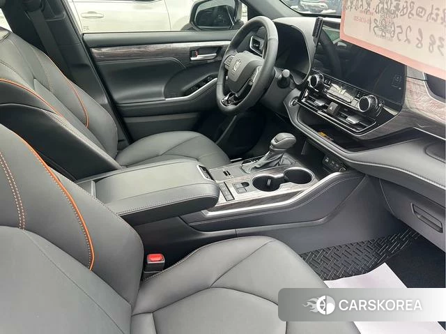 Toyota Crown Lufang 2025 Белый из Китая, фото 6