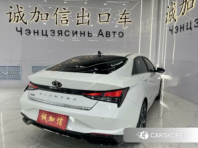 Hyundai Elantra 2023 Белый из Китая, фото 6