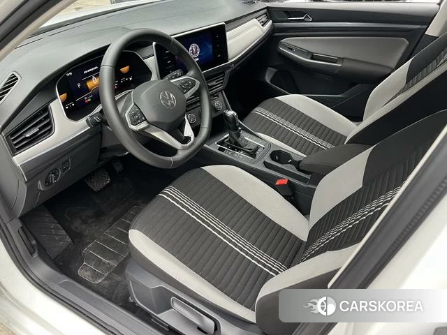 Volkswagen Bora 2024 Белый из Китая, фото 6