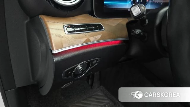 Mercedes-Benz E-Class W213 2018 Белый из Кореи, фото 6