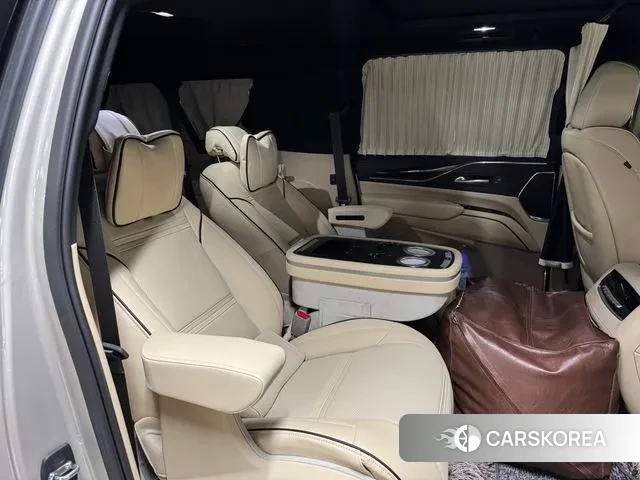 Cadillac Escalade 5th Generation 2023 Песочный из Кореи, фото 6